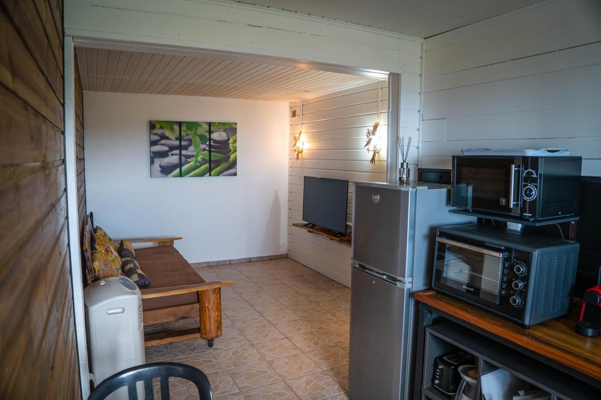 Les Hebergements Au Dy-Na Petite Île Kültér fotó