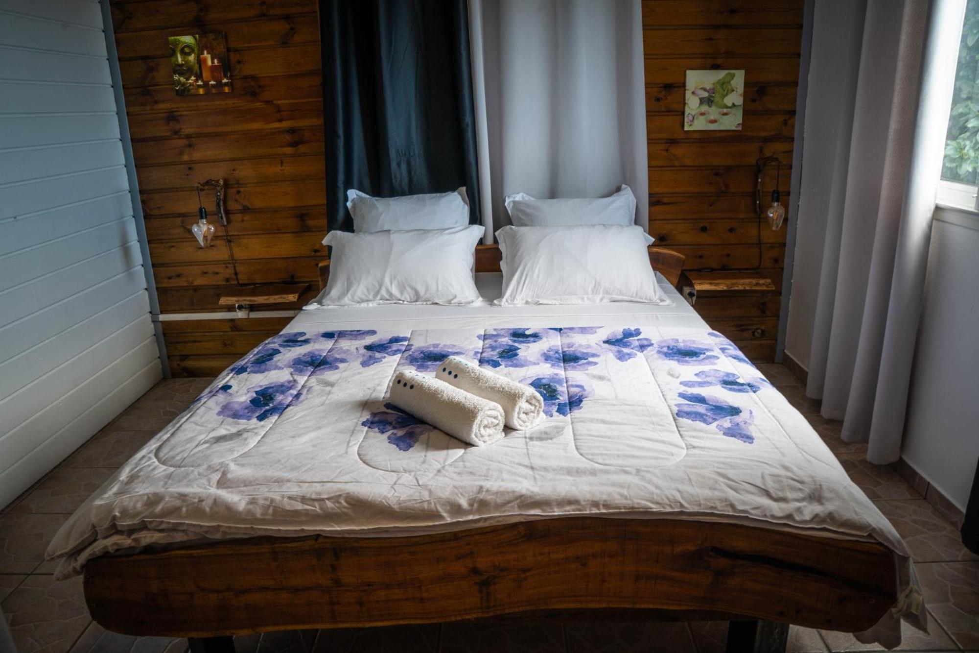 Les Hebergements Au Dy-Na Petite Île Kültér fotó